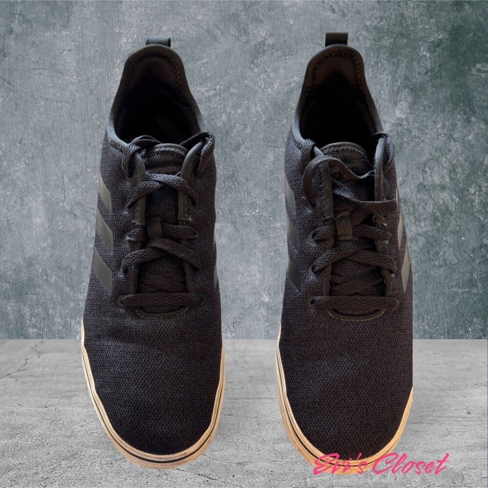 Adidas Sneakers Running /Skateboard Shoes Mens Size 9.  Black Lace-Up Low-Top